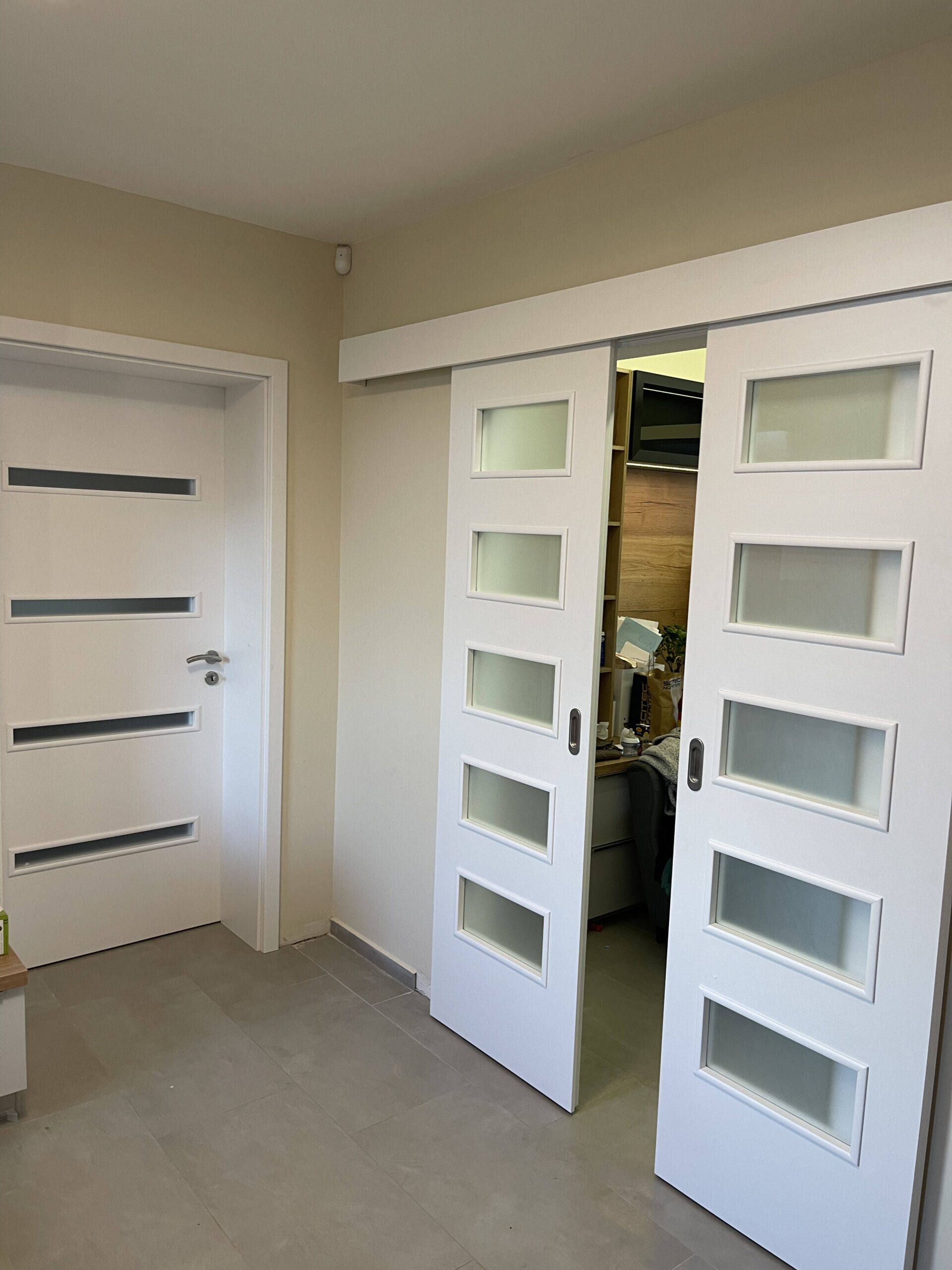 elhúzható ajtó Nyílászáró