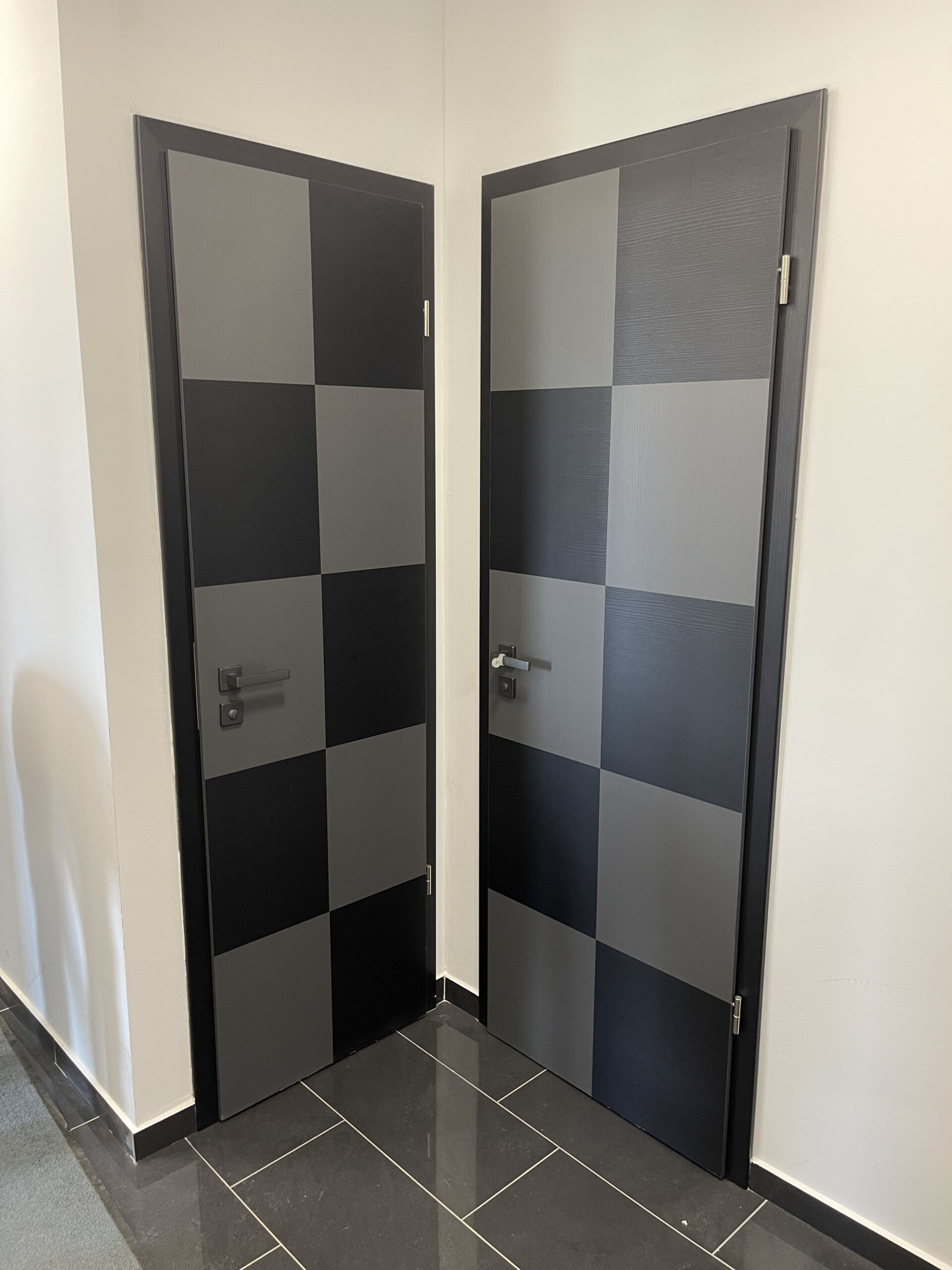 kockás Nyílászáró