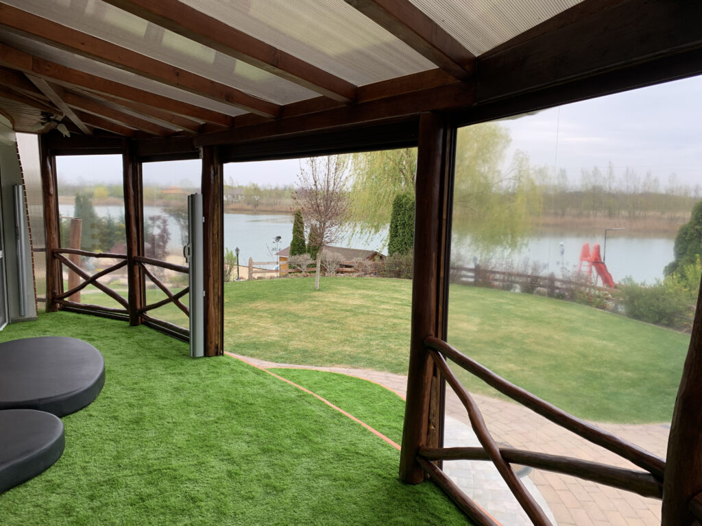 Nyílászáró halastóhoz